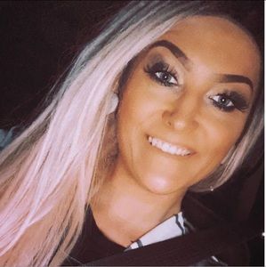 Meet your Posher, Tesia